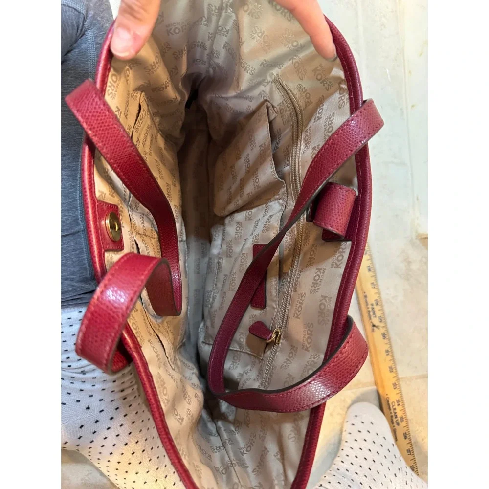Michael Kors Jet Set Large Saffiano Leather Tote‎ – Deep Red